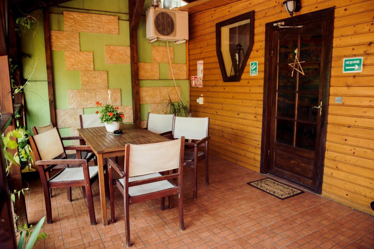 Casa Mica Guesthouse Bucarest Exterior foto