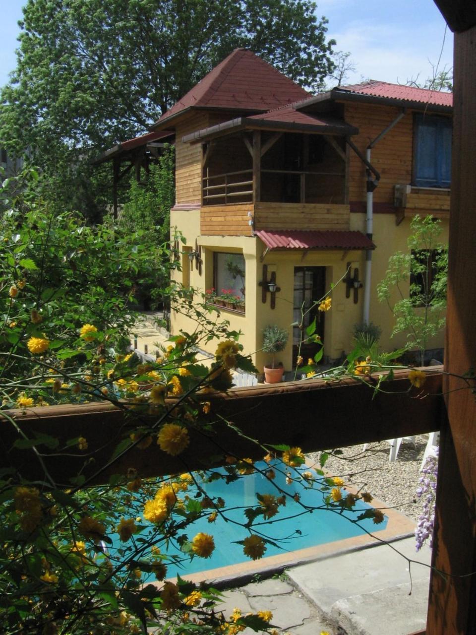Casa Mica Guesthouse Bucarest Exterior foto