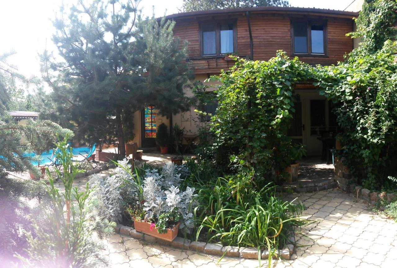Casa Mica Guesthouse Bucarest Exterior foto